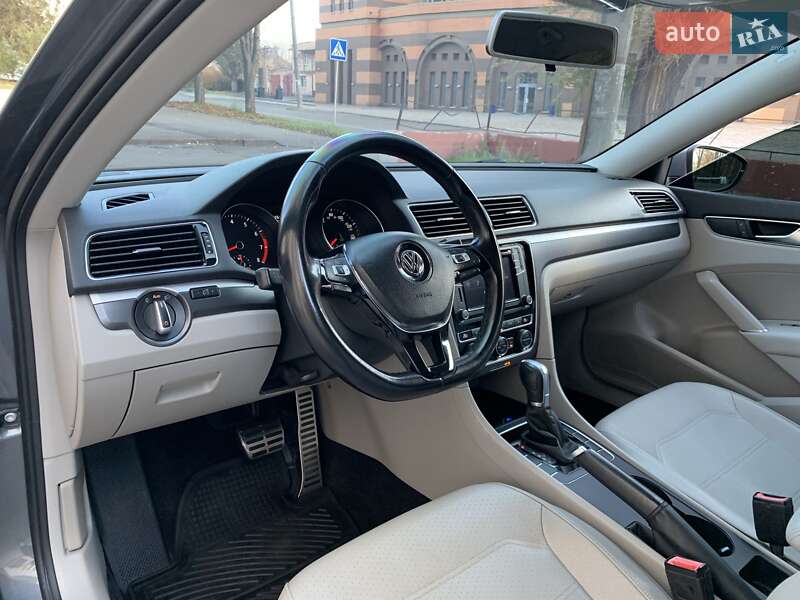 Седан Volkswagen Passat 2017 в Кривом Роге