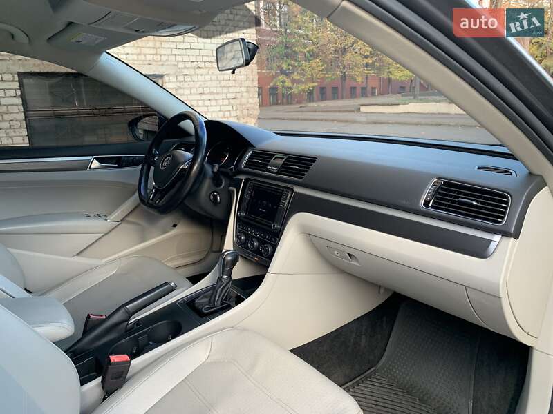 Седан Volkswagen Passat 2017 в Кривом Роге