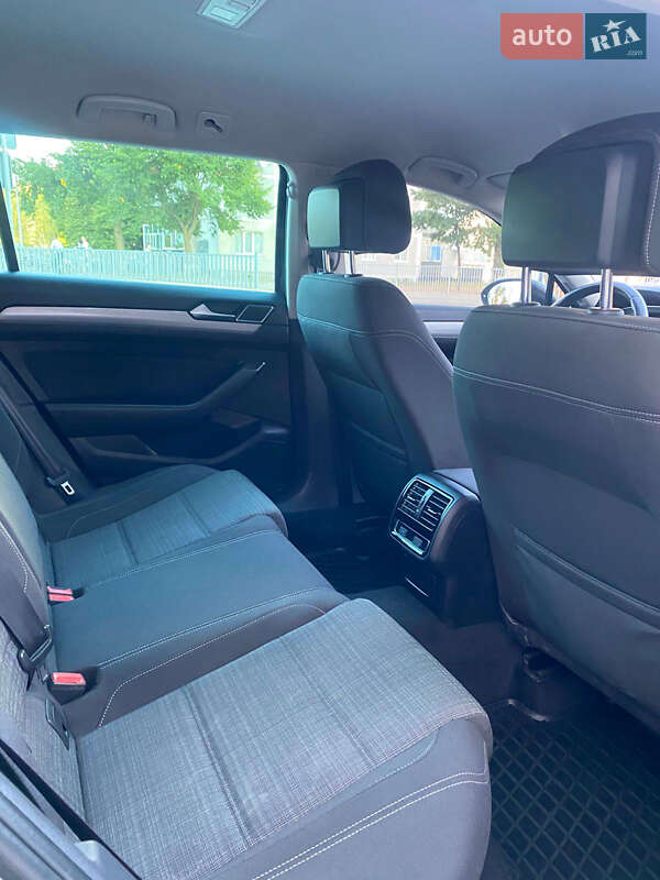 Универсал Volkswagen Passat 2020 в Вараше фото 6 Универсал Volkswagen Passat 2020 в Вараше