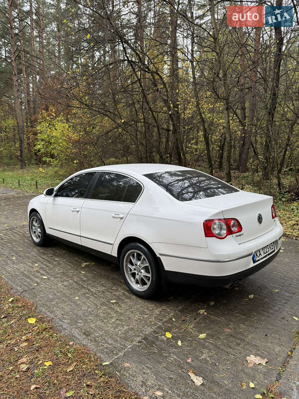 Седан Volkswagen Passat 2010 в Киеве