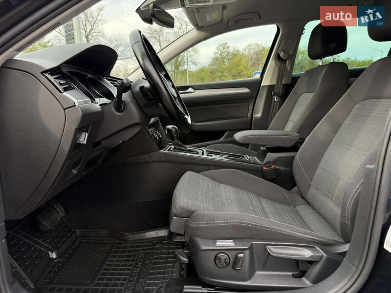 Универсал Volkswagen Passat 2020 в Бердичеве фото 29 Универсал Volkswagen Passat 2020 в Бердичеве