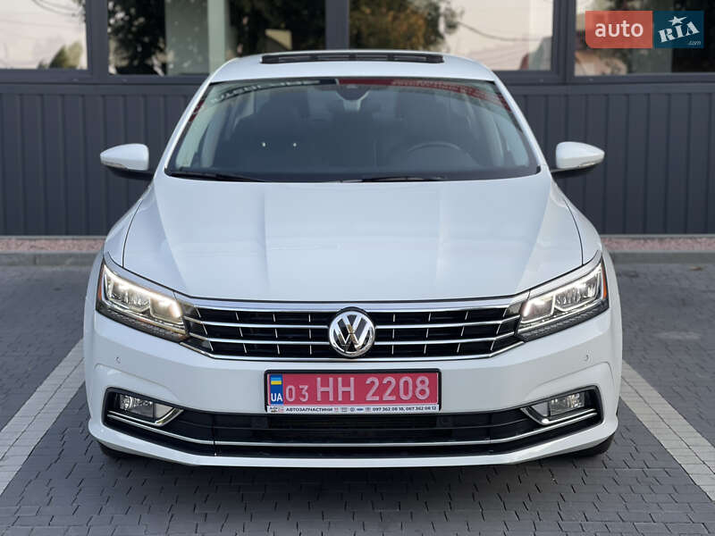 Седан Volkswagen Passat 2017 в Ровно