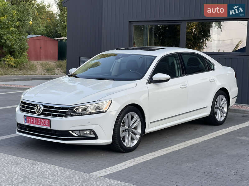 Седан Volkswagen Passat 2017 в Ровно