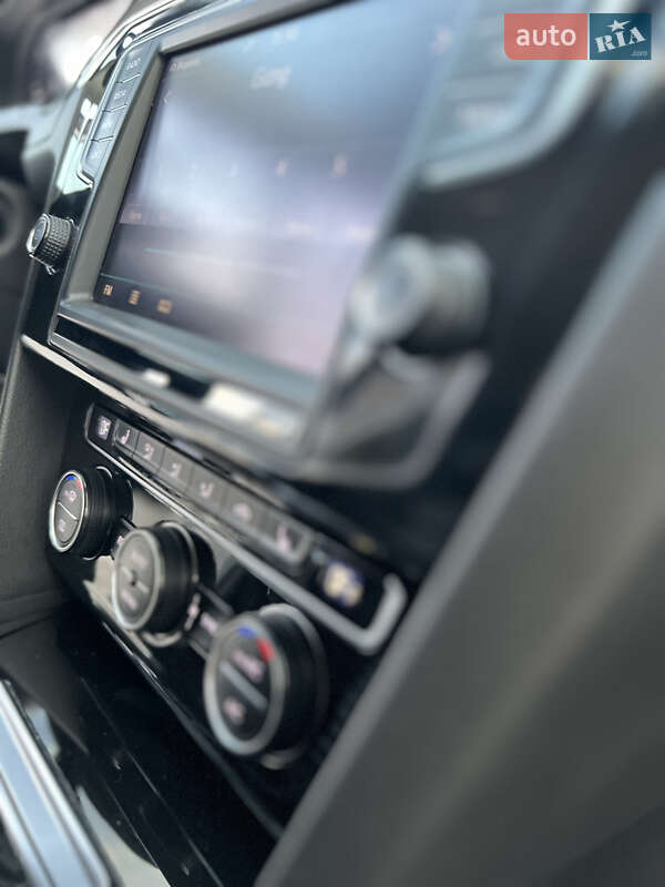 Седан Volkswagen Passat 2017 в Хусте