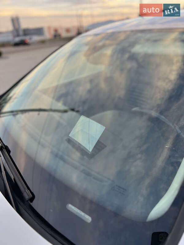 Седан Volkswagen Passat 2017 в Хусте