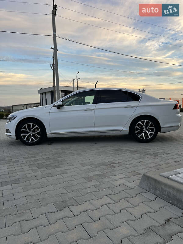 Седан Volkswagen Passat 2017 в Хусте