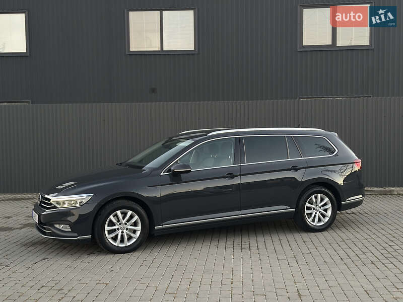 Універсал Volkswagen Passat 2020 в Ужгороді