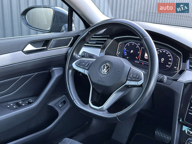 Універсал Volkswagen Passat 2020 в Ужгороді