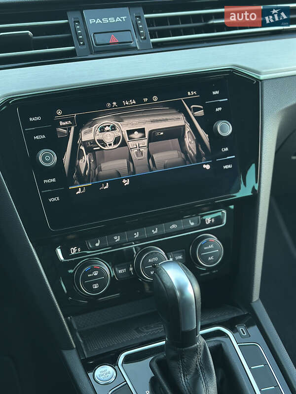 Універсал Volkswagen Passat 2020 в Ужгороді