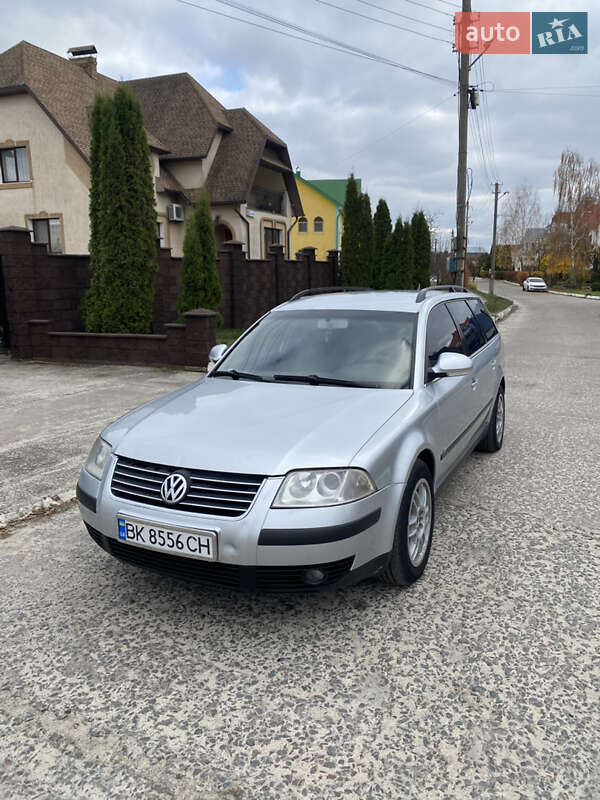 Универсал Volkswagen Passat 2004 в Вараше