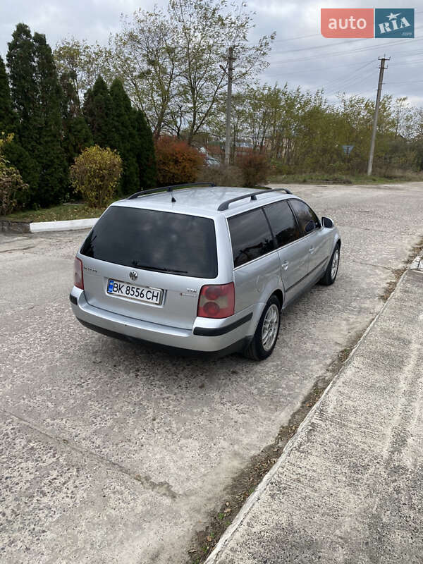 Универсал Volkswagen Passat 2004 в Вараше