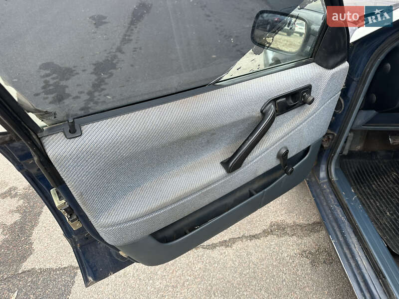 Универсал Volkswagen Passat 1990 в Киеве