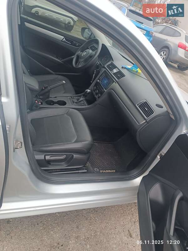 Седан Volkswagen Passat 2012 в Сумах