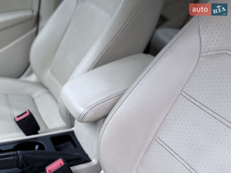 Седан Volkswagen Passat 2015 в Киеве