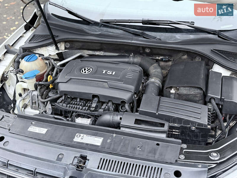 Седан Volkswagen Passat 2015 в Киеве