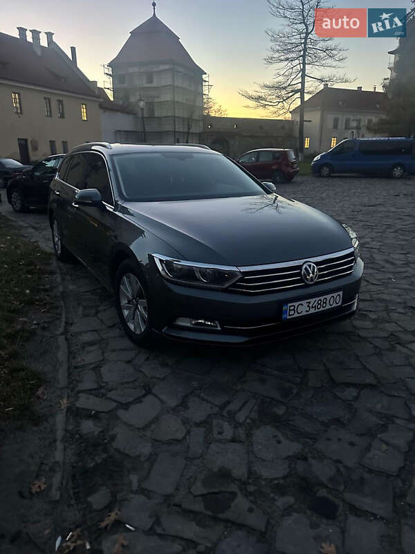 Универсал Volkswagen Passat 2015 в Жовкве