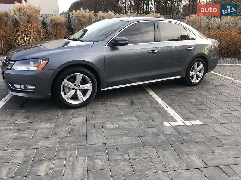 Седан Volkswagen Passat 2015 в Луцке