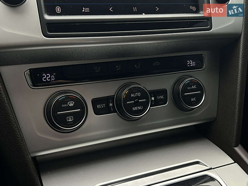Універсал Volkswagen Passat 2015 в Миколаєві