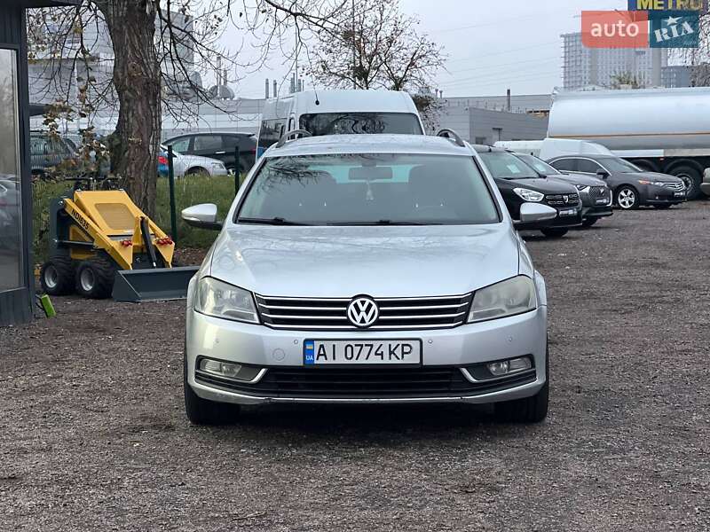 Универсал Volkswagen Passat 2014 в Киеве