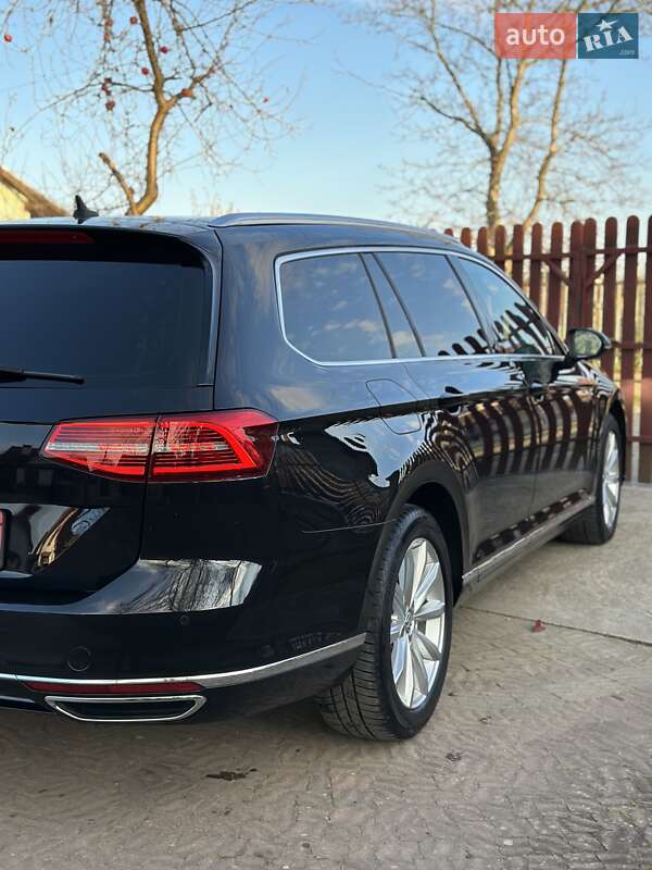 Универсал Volkswagen Passat 2019 в Стрые