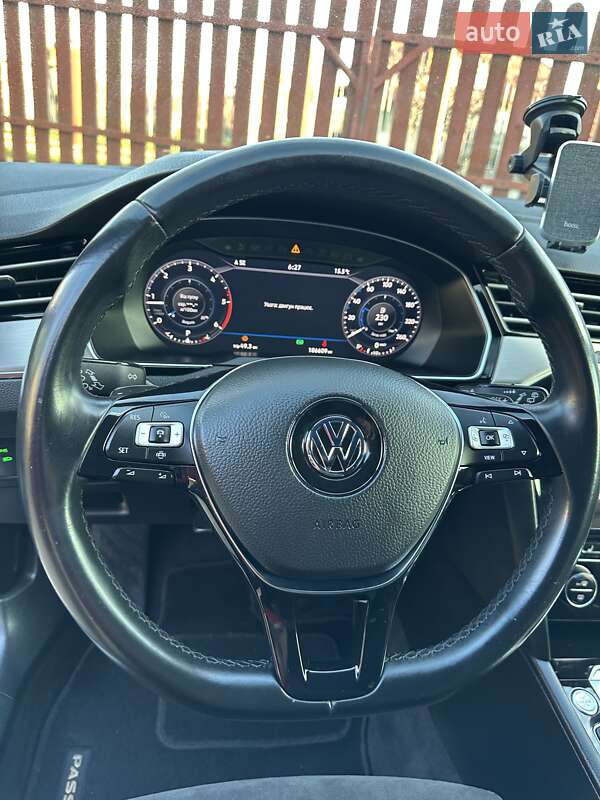 Универсал Volkswagen Passat 2019 в Стрые