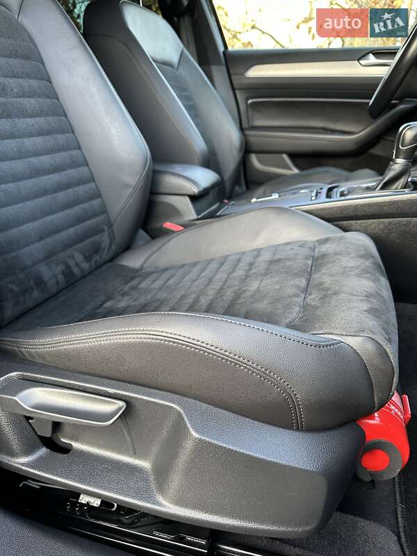 Универсал Volkswagen Passat 2019 в Стрые