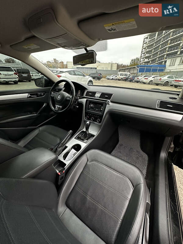 Седан Volkswagen Passat 2012 в Харькове