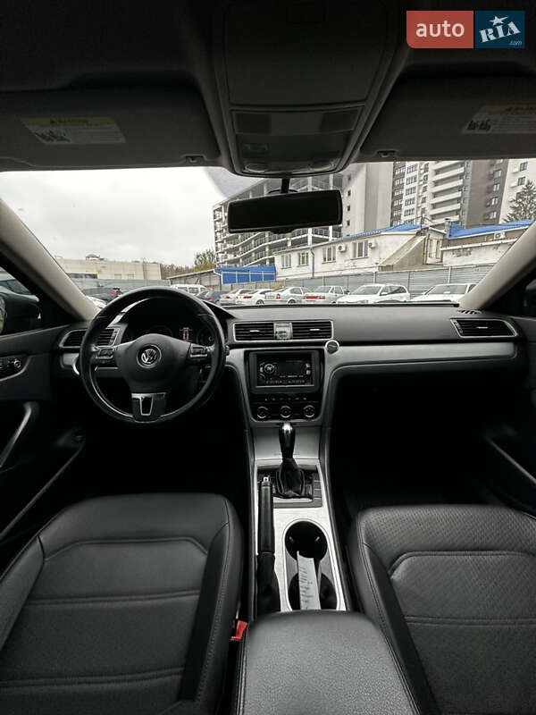 Седан Volkswagen Passat 2012 в Харькове