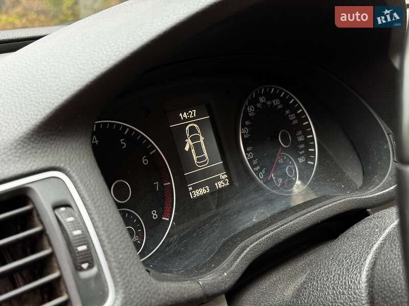 Седан Volkswagen Passat 2014 в Киеве фото 15 Седан Volkswagen Passat 2014 в Киеве