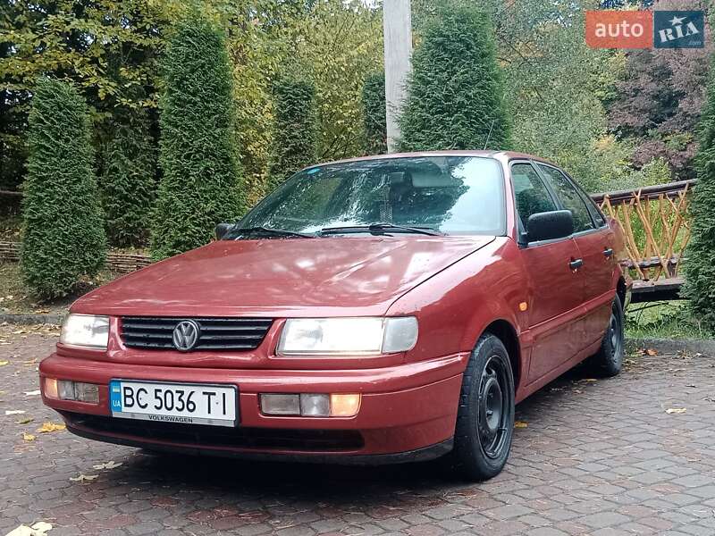 Седан Volkswagen Passat 1995 в Дрогобичі