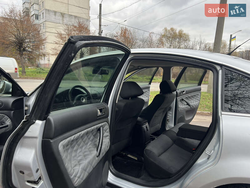 Седан Volkswagen Passat 2002 в Черновцах фото 11 Седан Volkswagen Passat 2002 в Черновцах
