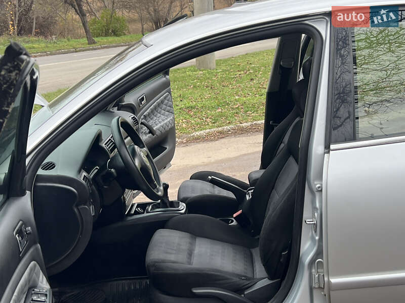 Седан Volkswagen Passat 2002 в Черновцах фото 17 Седан Volkswagen Passat 2002 в Черновцах