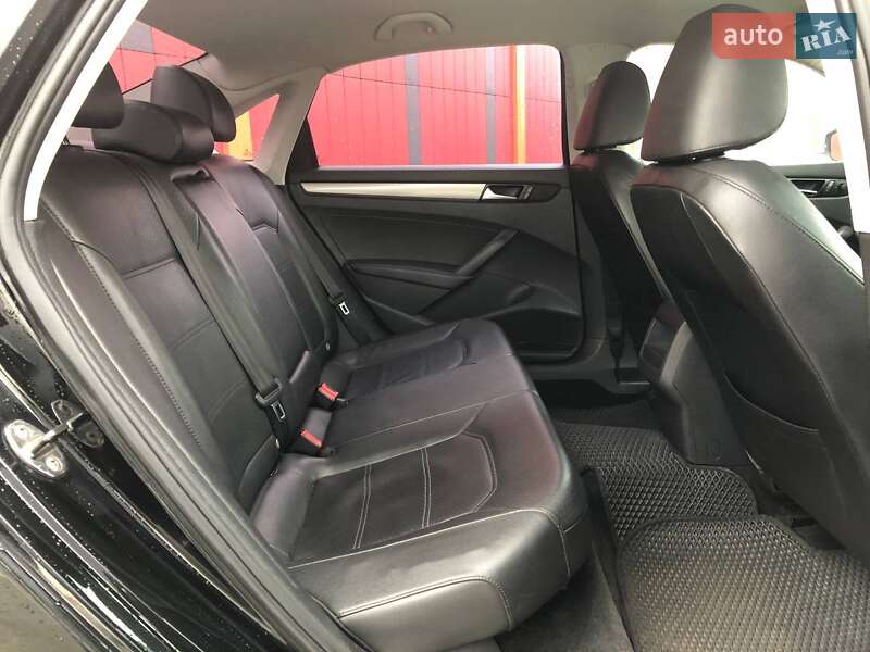 Седан Volkswagen Passat 2012 в Киеве