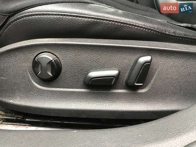 Седан Volkswagen Passat 2012 в Киеве