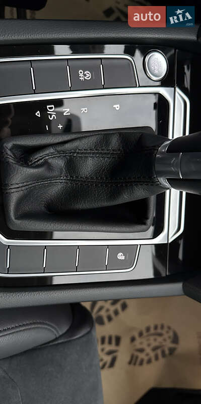 Универсал Volkswagen Passat 2018 в Луцке фото 30 Универсал Volkswagen Passat 2018 в Луцке