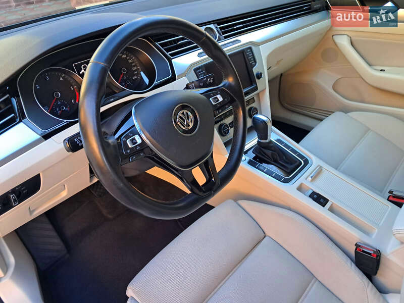 Седан Volkswagen Passat 2016 в Виннице фото 34 Седан Volkswagen Passat 2016 в Виннице