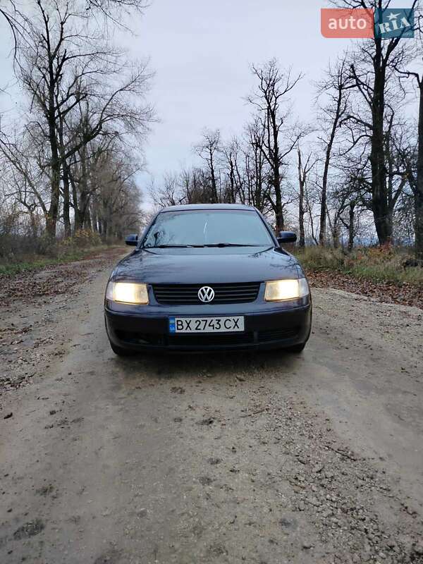 Седан Volkswagen Passat 1997 в Городку