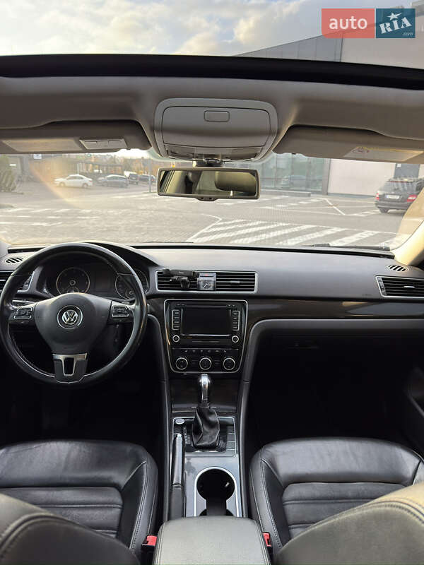 Седан Volkswagen Passat 2013 в Рівному