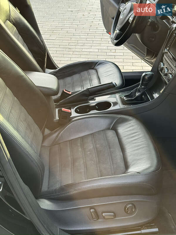 Седан Volkswagen Passat 2013 в Рівному