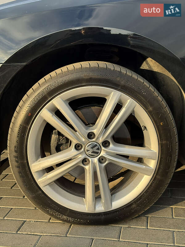 Седан Volkswagen Passat 2013 в Рівному