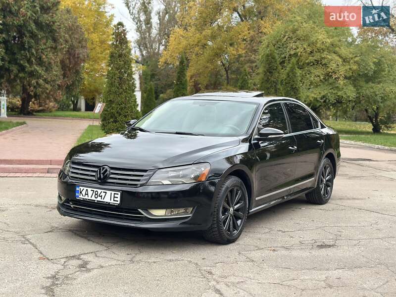 Седан Volkswagen Passat 2011 в Києві