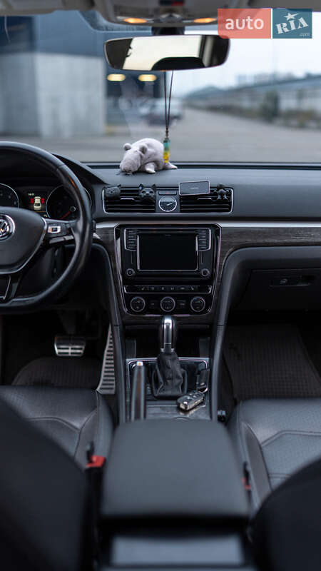 Седан Volkswagen Passat 2016 в Києві фото 25 Седан Volkswagen Passat 2016 в Києві