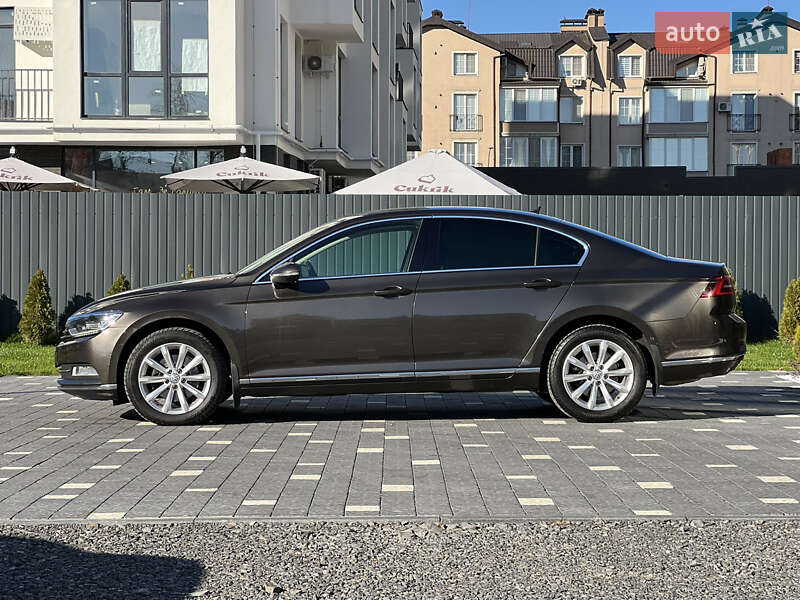 Седан Volkswagen Passat 2015 в Ужгороді