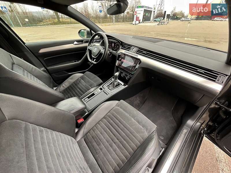 Универсал Volkswagen Passat 2017 в Киеве