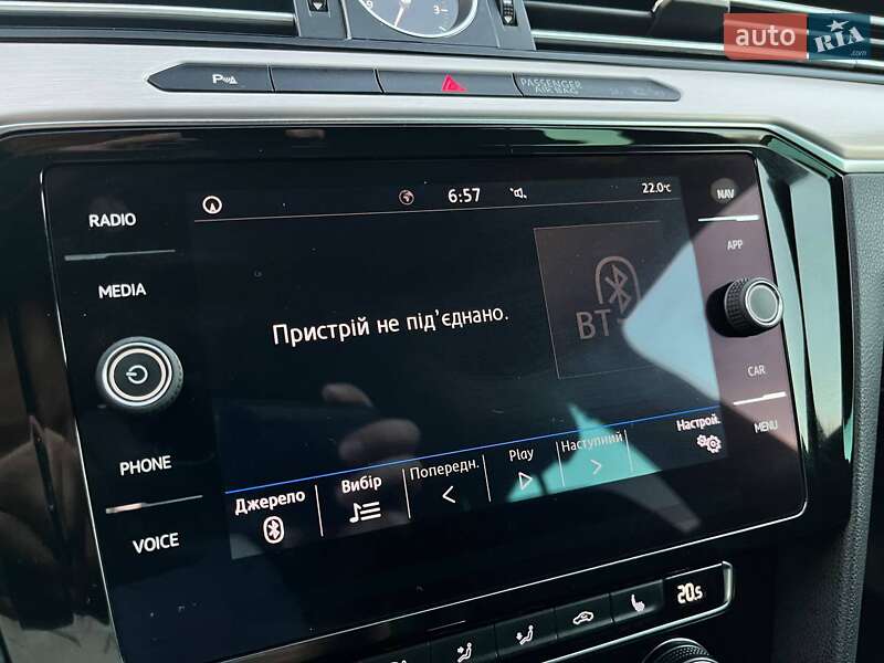 Универсал Volkswagen Passat 2017 в Киеве