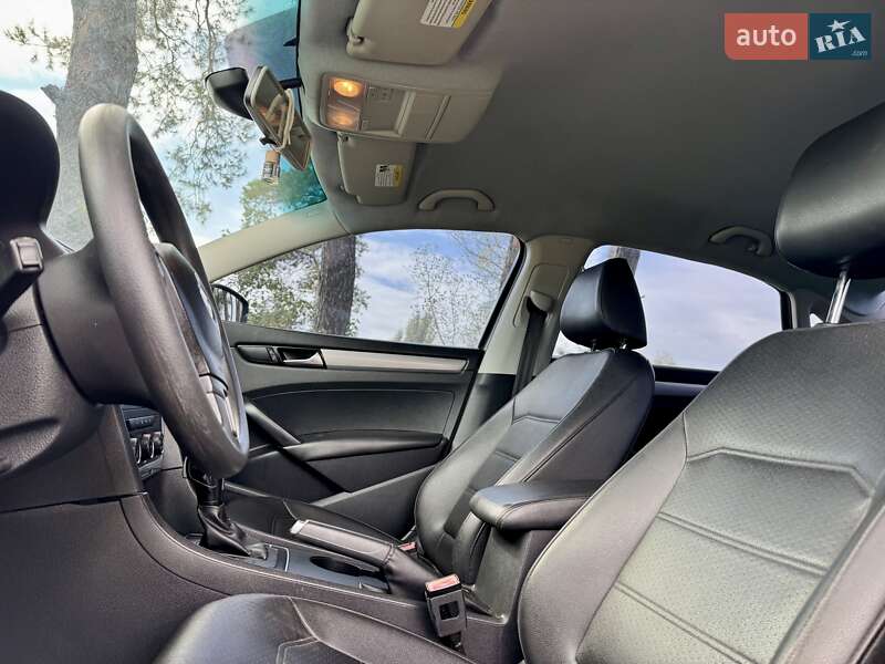 Седан Volkswagen Passat 2014 в Києві