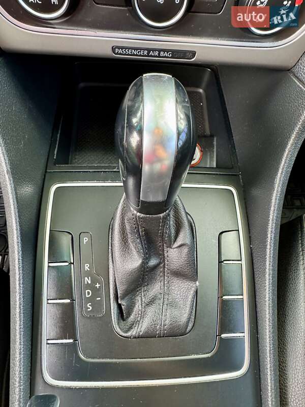 Седан Volkswagen Passat 2014 в Києві