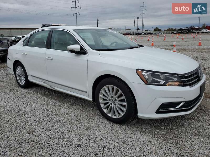 Седан Volkswagen Passat 2017 в Киеве