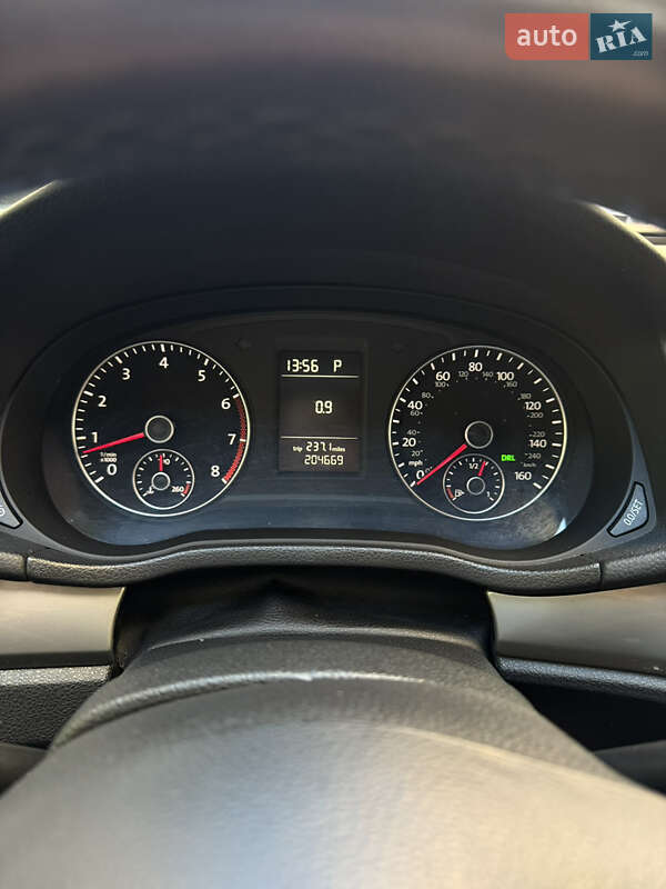 Седан Volkswagen Passat 2013 в Киеве фото 12 Седан Volkswagen Passat 2013 в Киеве