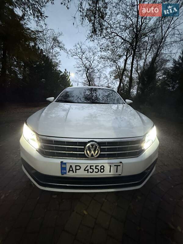 Седан Volkswagen Passat 2017 в Запорожье